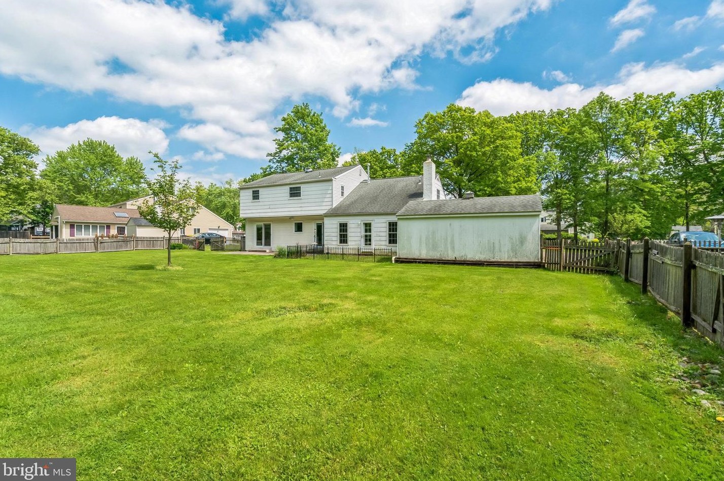 119 Aspen Pl, North Wales PA  19454-1702 exterior