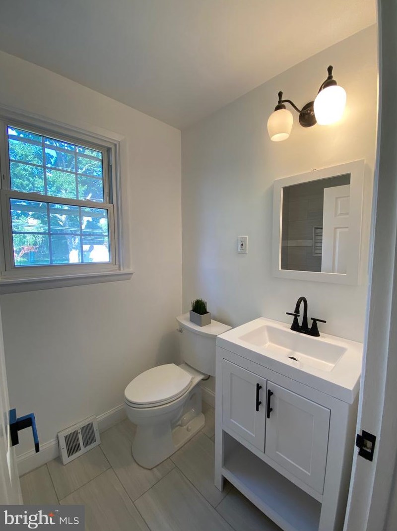 2936 Michele Dr, Norristown PA  19403-4170 exterior