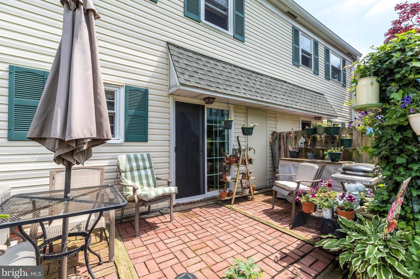2431 Hillock Ct, Lansdale PA  exterior