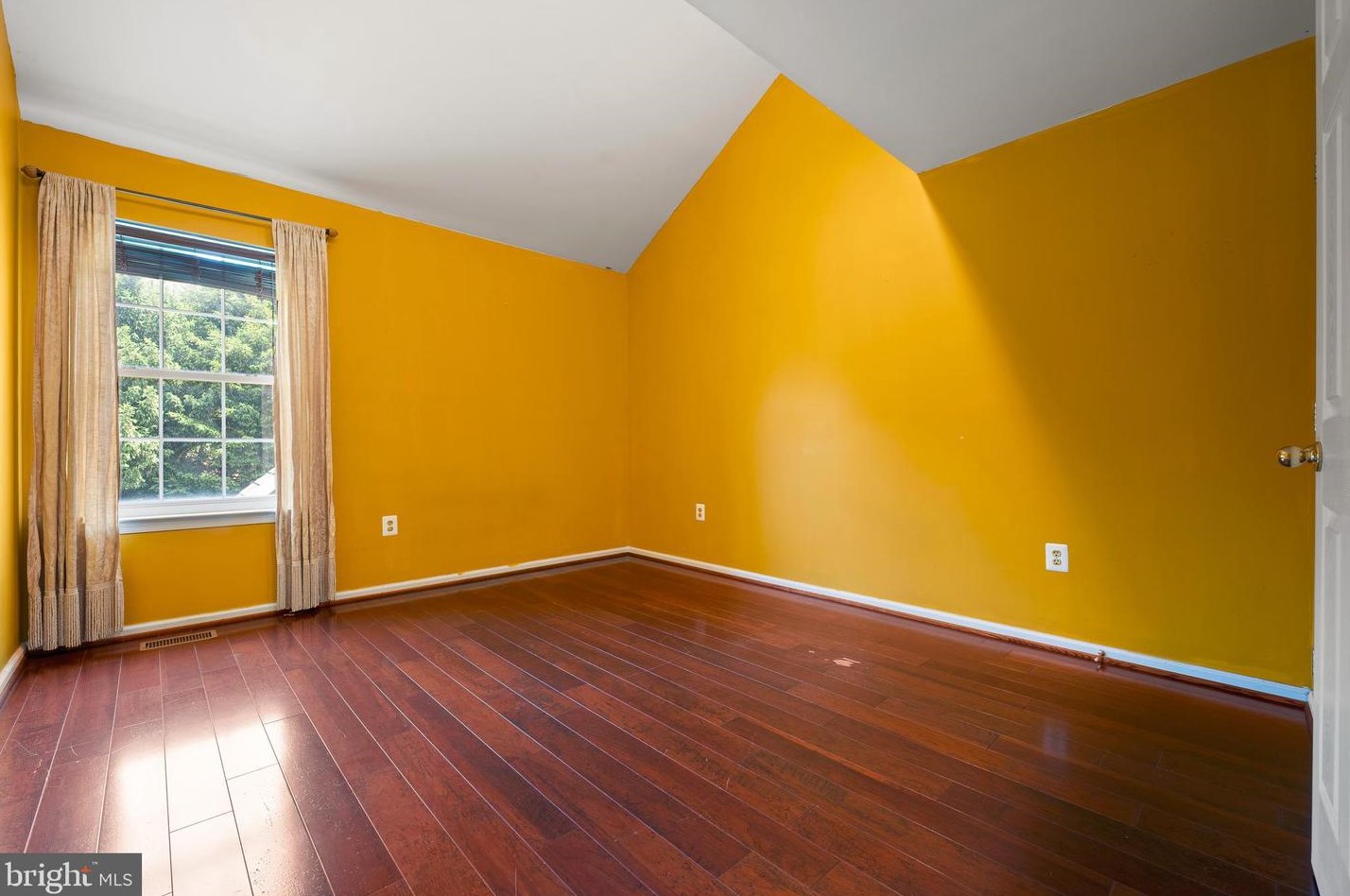 153 Mdw Vw Ln, Lansdale PA 19446-5932 exterior