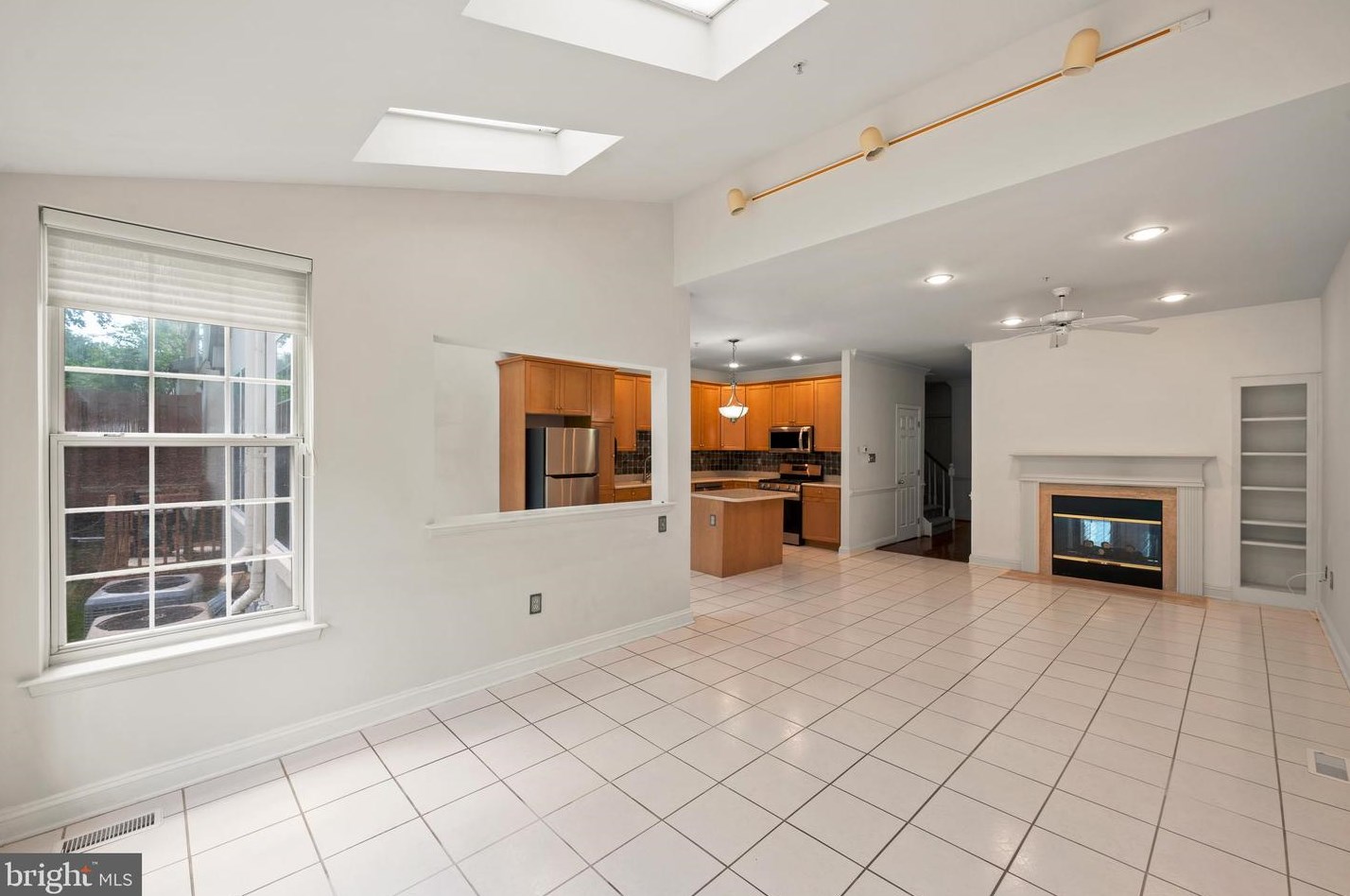 153 Mdw Vw Ln, Lansdale PA 19446-5932 exterior