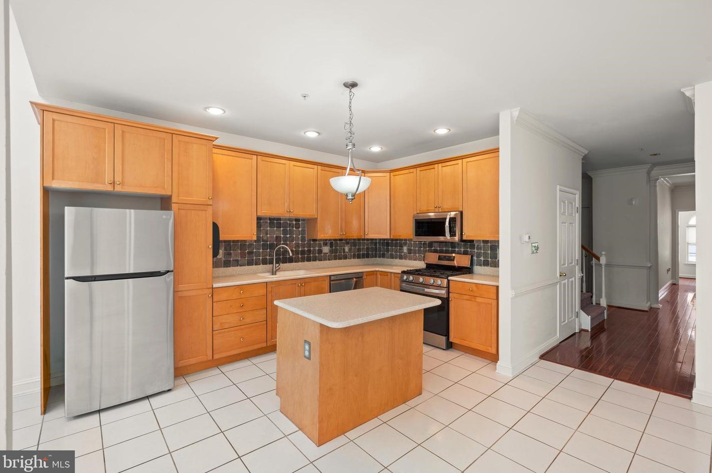 153 Mdw Vw Ln, Lansdale PA 19446-5932 exterior