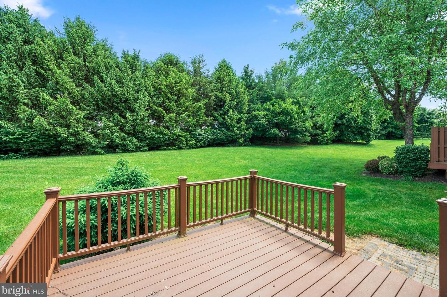 153 Mdw Vw Ln, Lansdale PA 19446-5932 exterior