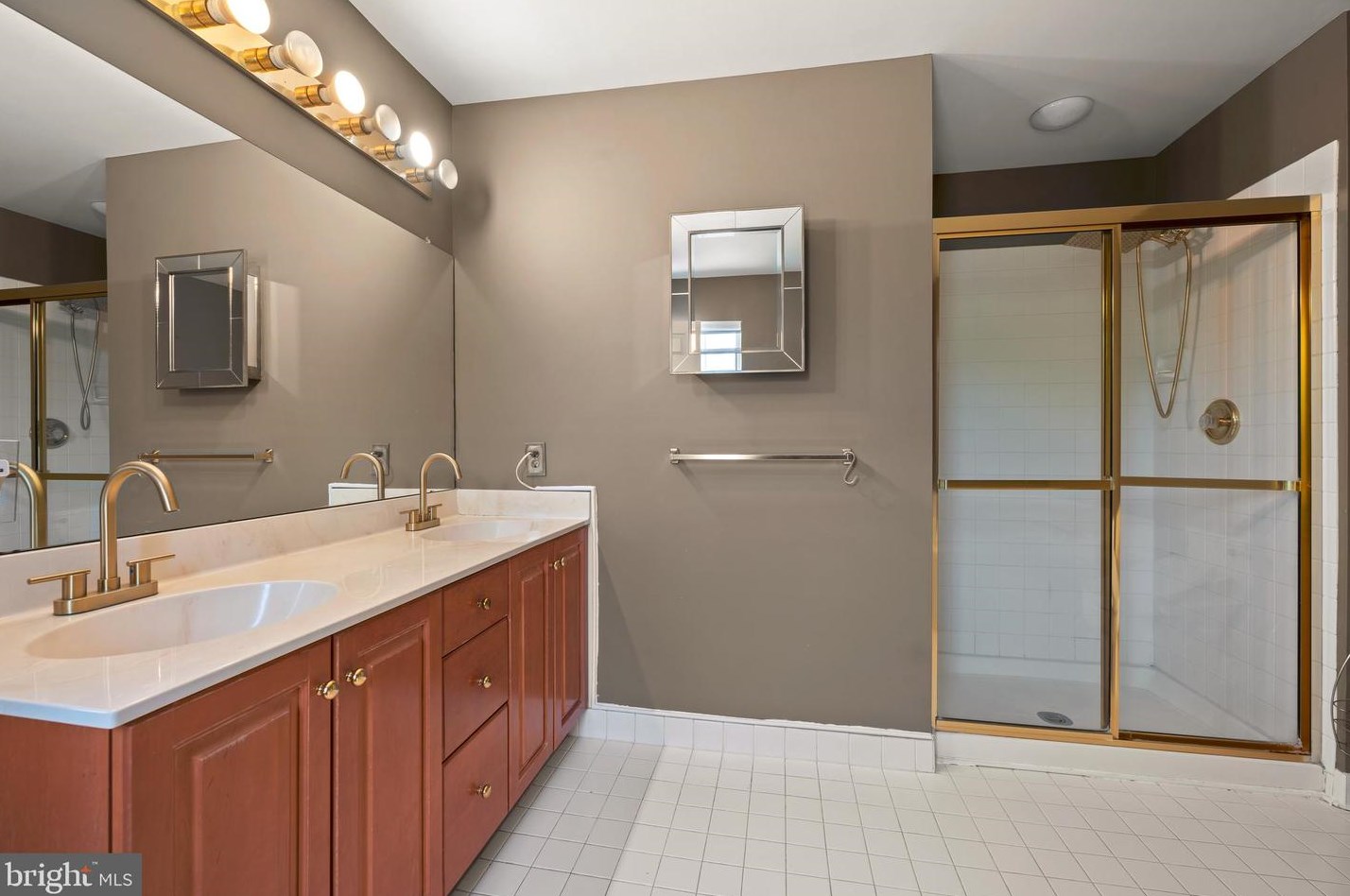 153 Mdw Vw Ln, Lansdale PA 19446-5932 exterior