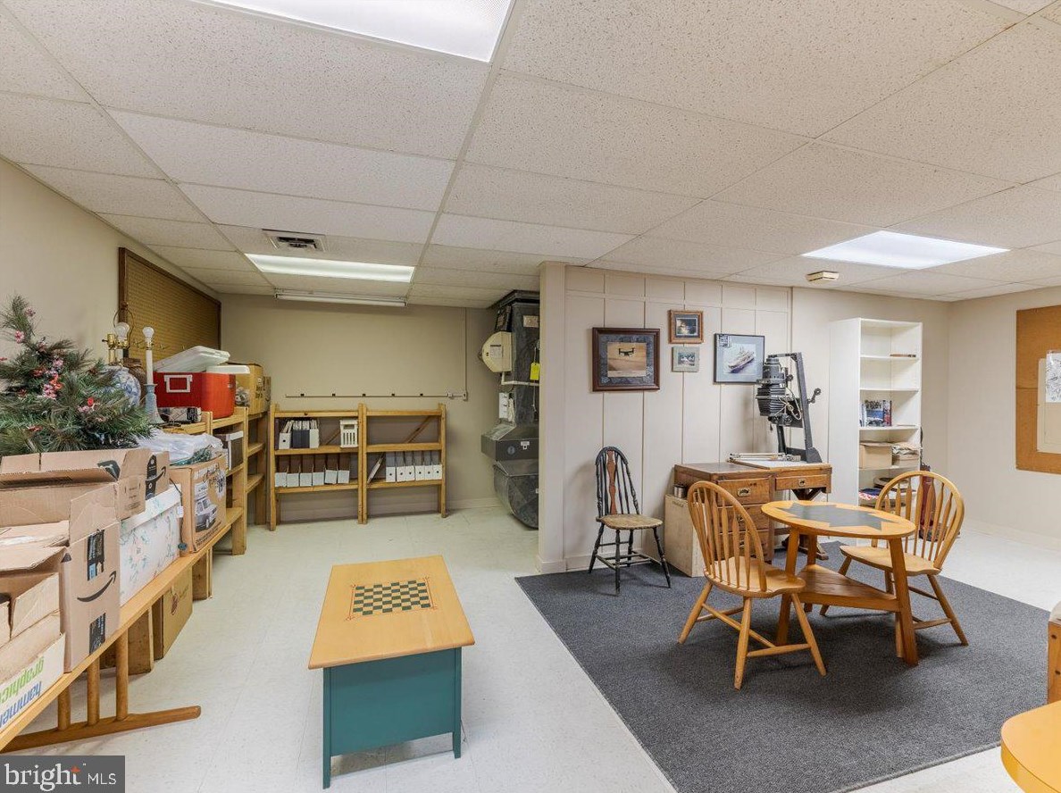 1215 Twining Rd, Dresher PA  19025-1629 exterior