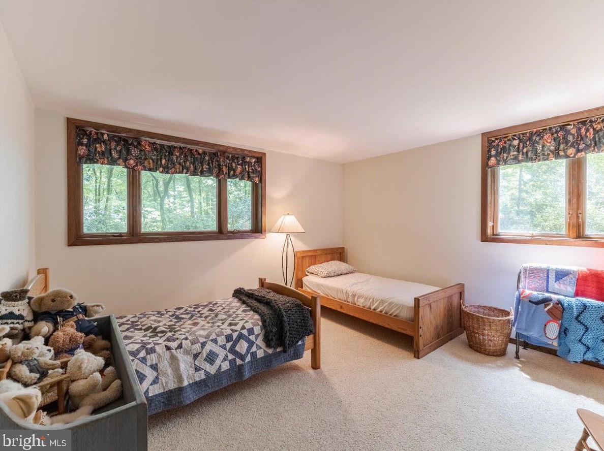 1215 Twining Rd, Dresher PA  19025-1629 exterior