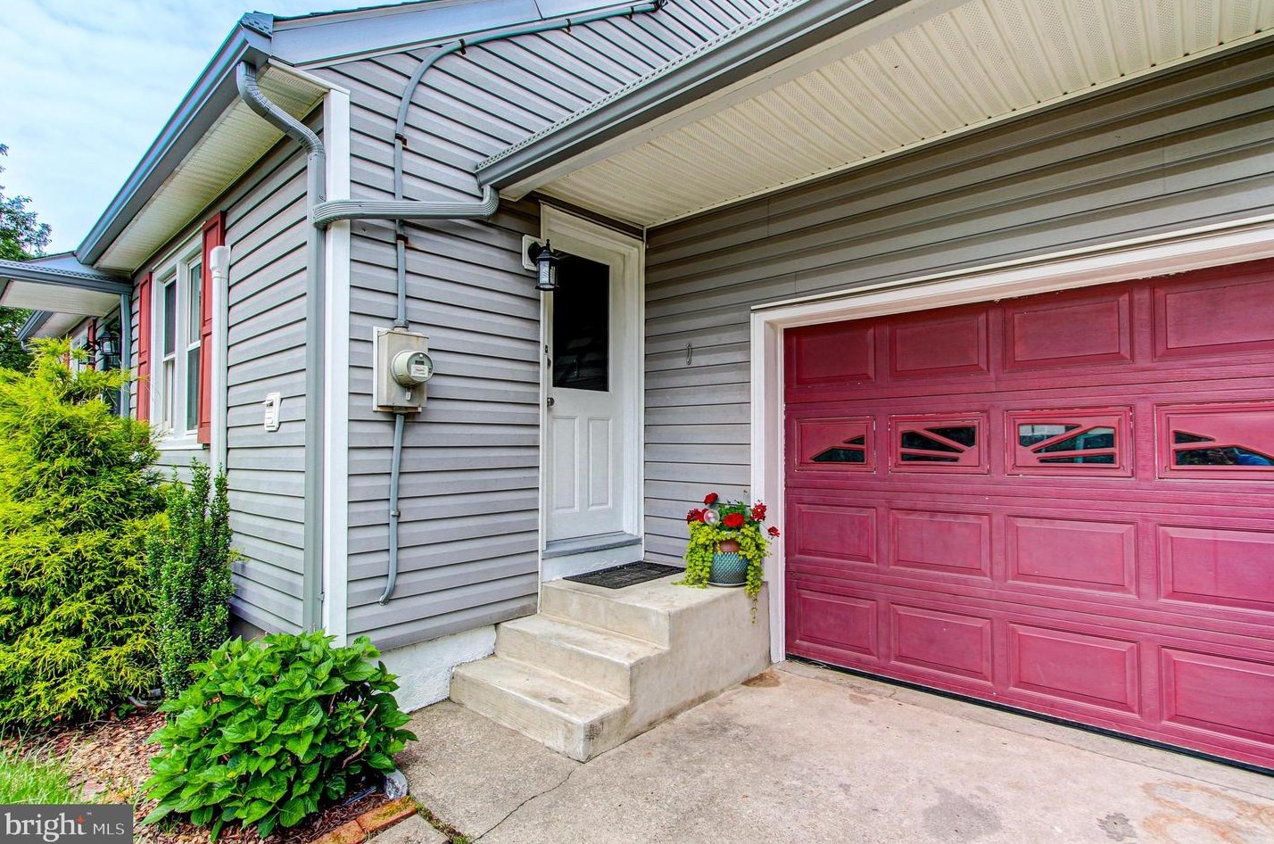 420 Cannon Ave, Lansdale PA 19446-3413 exterior