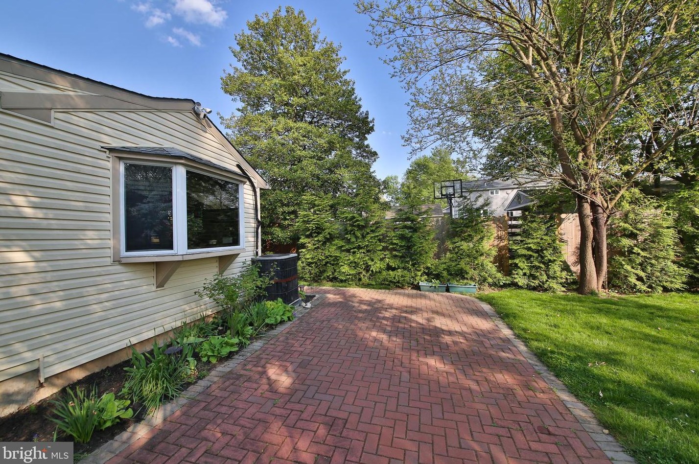 240 9 St, North Wales PA  19454-2914 exterior