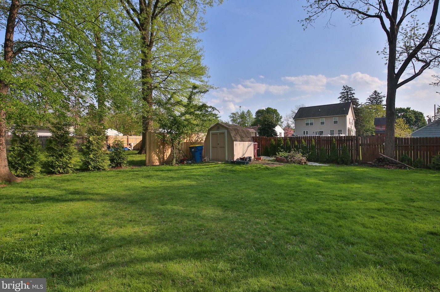 240 9 St, North Wales PA  19454-2914 exterior