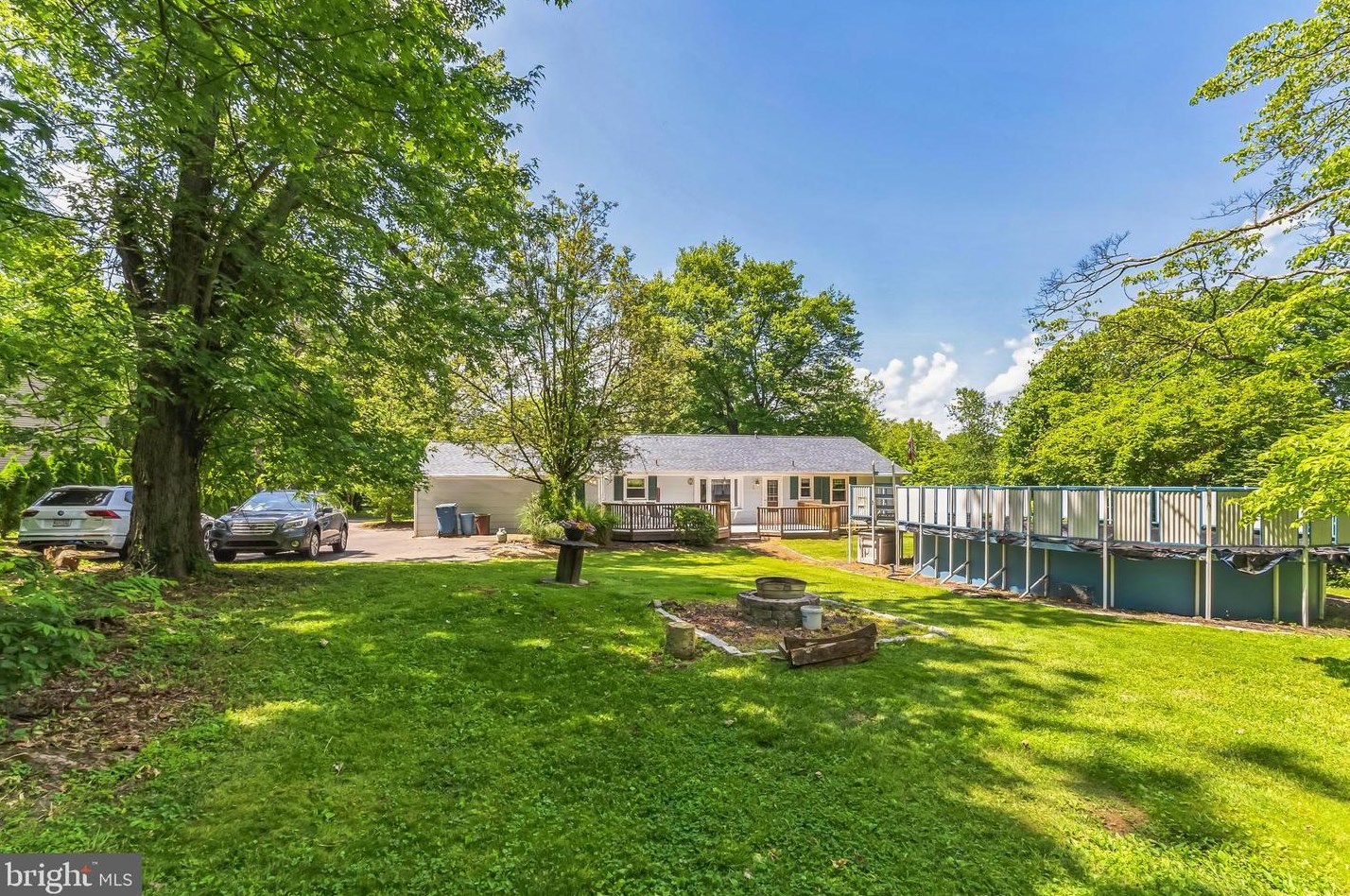 1406 Taylor Rd, Lansdale PA  19446-1552 exterior