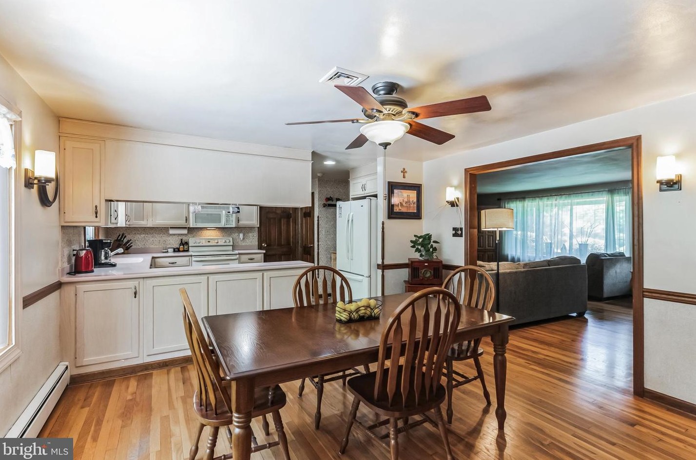 1406 Taylor Rd, Lansdale PA  19446-1552 exterior