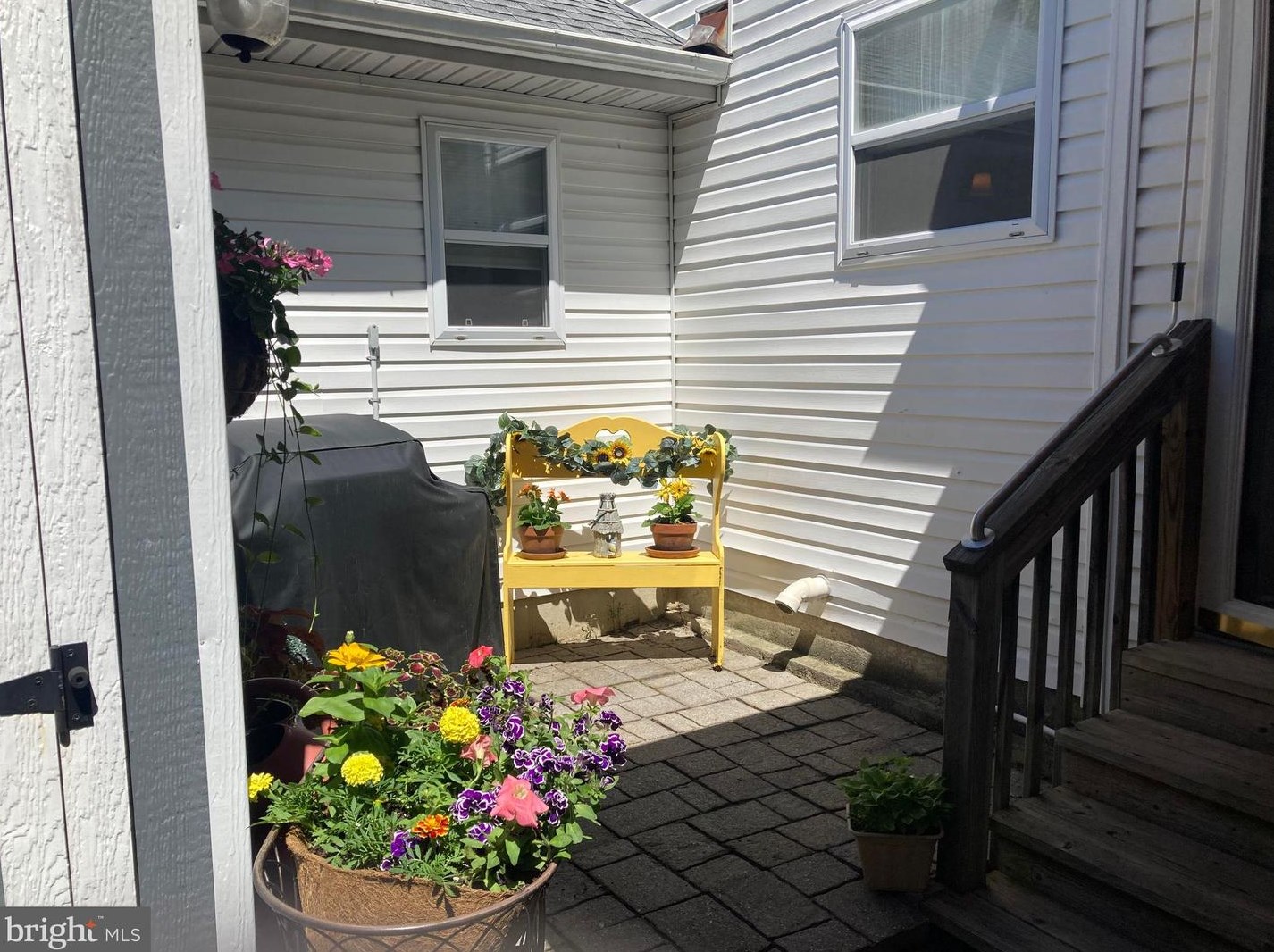 102 Pemberton Ct, North Wales PA 19454-4230 exterior