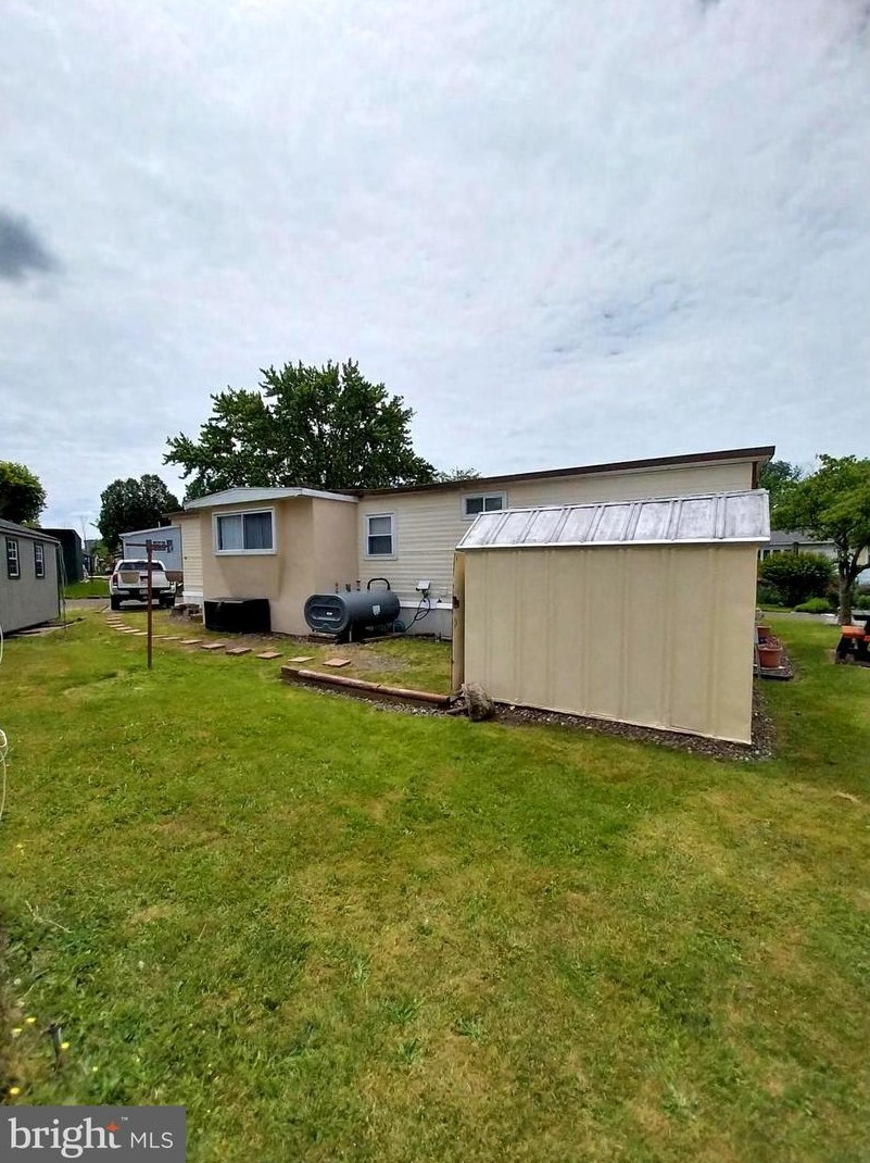 117 Washington Dr, Norristown PA  19403-2554 exterior