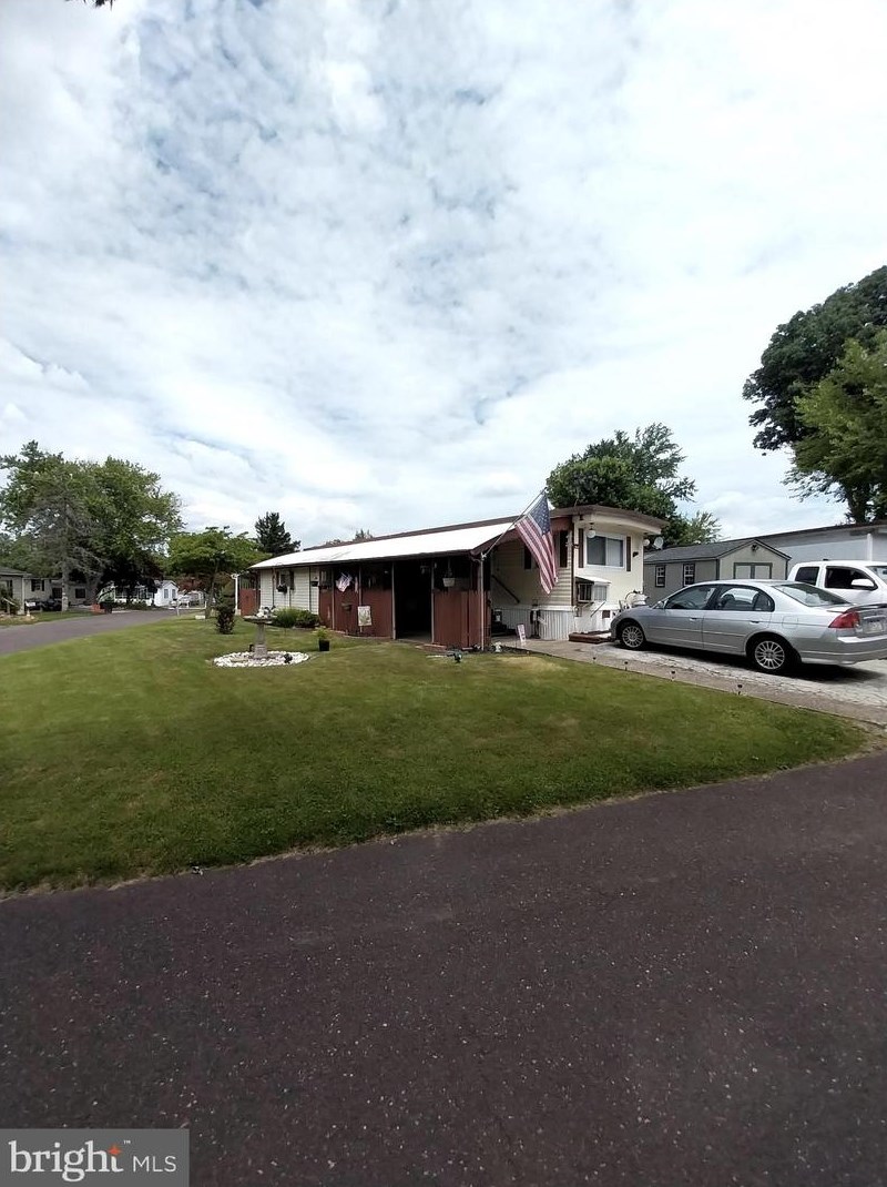 117 Washington Dr, Norristown PA  19403-2555 exterior