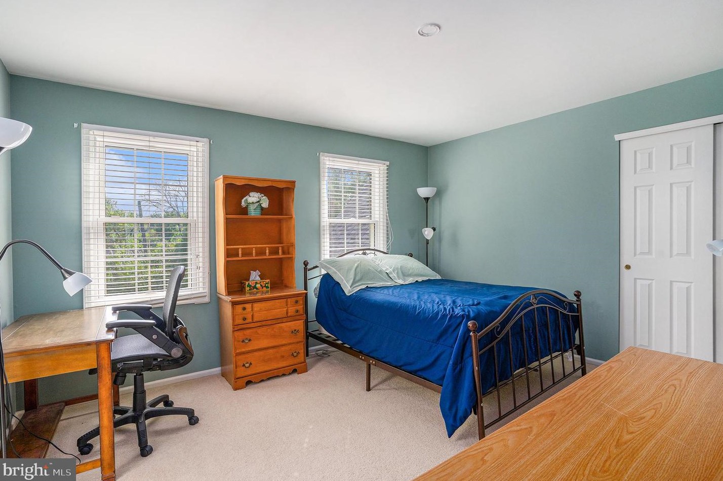 139 Clover Leaf Ln, North Wales PA  19454-1929 exterior