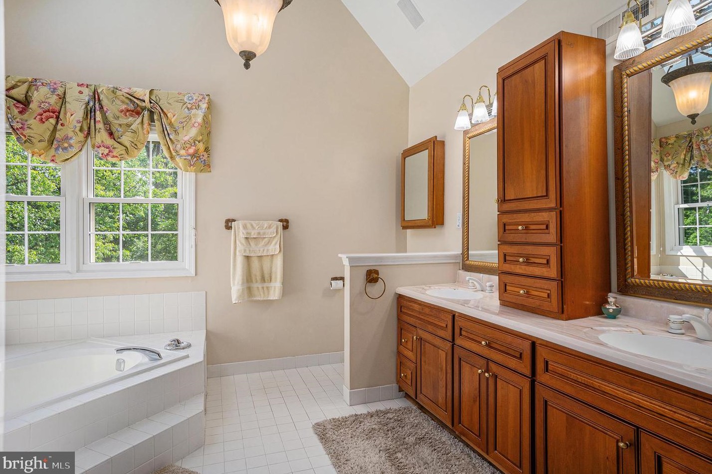 139 Clover Leaf Ln, North Wales PA  19454-1929 exterior