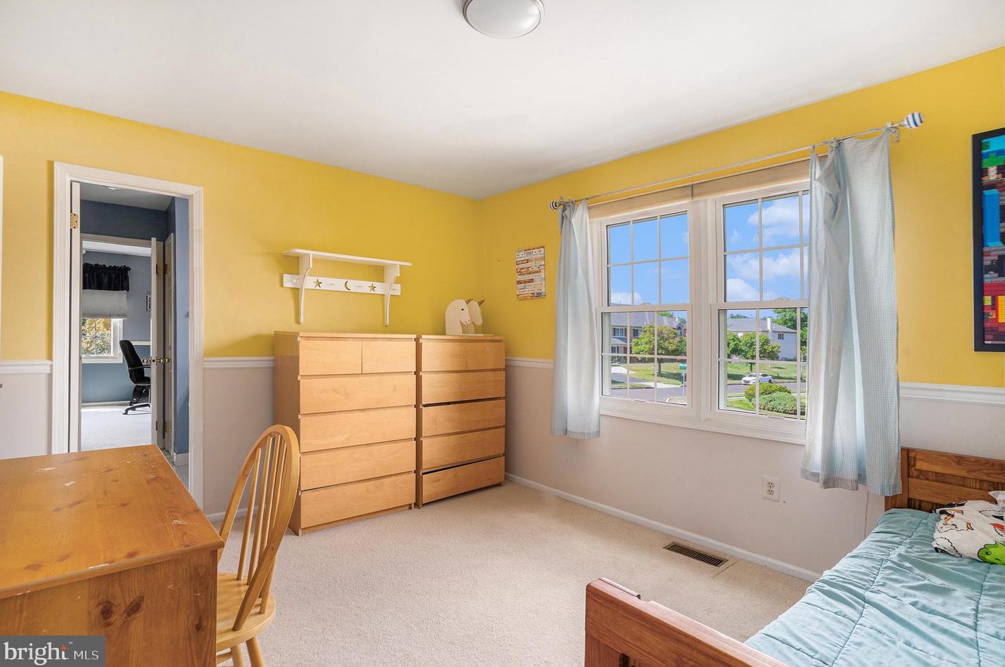 139 Clover Leaf Ln, North Wales PA  19454-1929 exterior