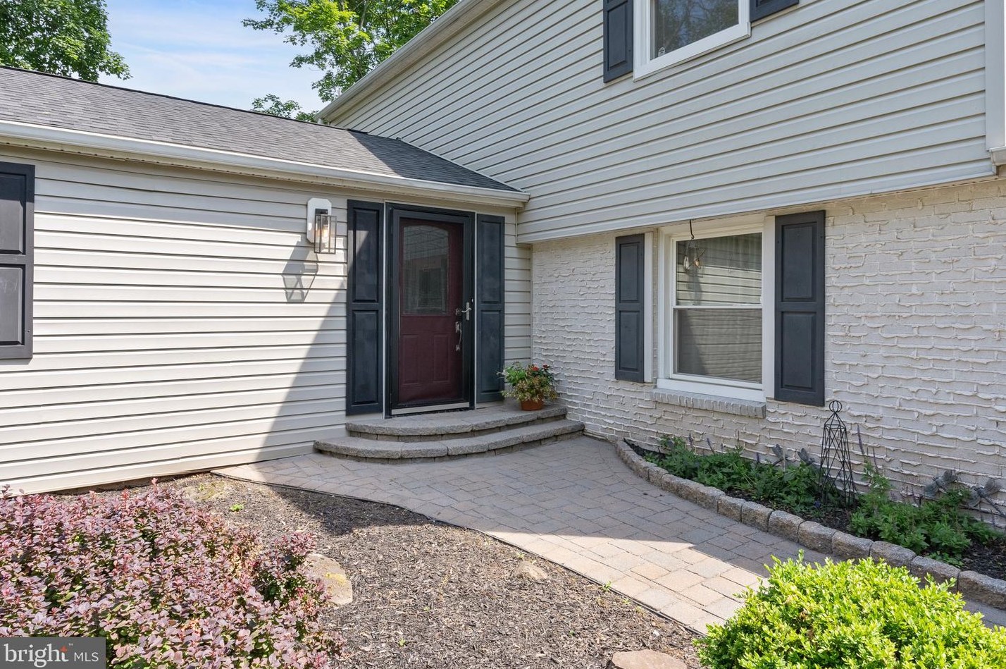 630 Bonnybrook Ave, Collegeville PA  19426-1914 exterior