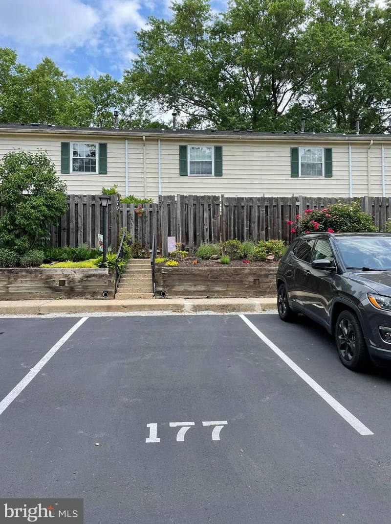 177 Ardwick Ter, Lansdale PA 19446-4928 exterior