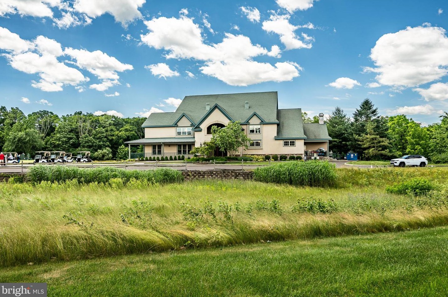 23 Masters Dr, Pottstown PA  19464-3491 exterior