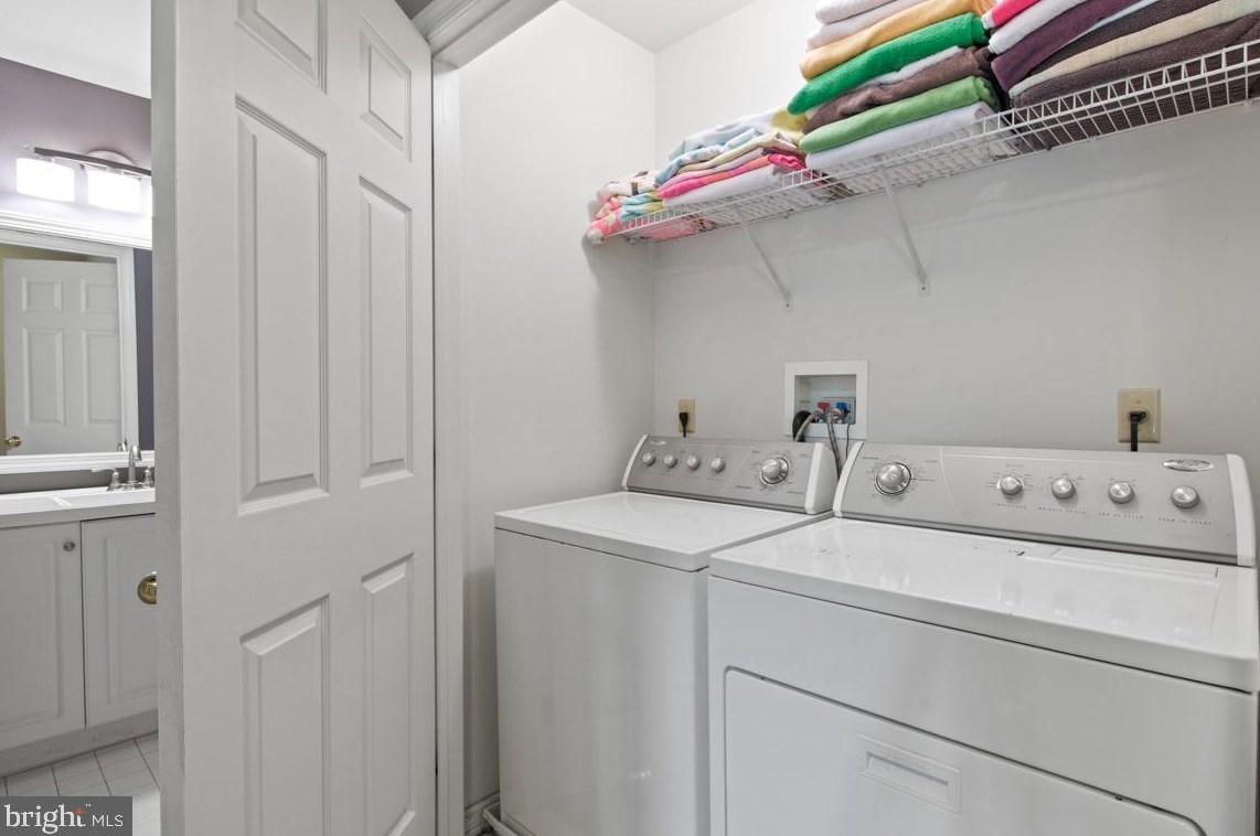 121 Mdw Vw Ln, Lansdale PA 19446-5929 exterior