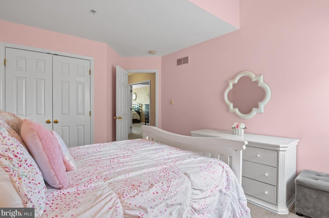 121 Mdw Vw Ln, Lansdale PA 19446-5929 exterior