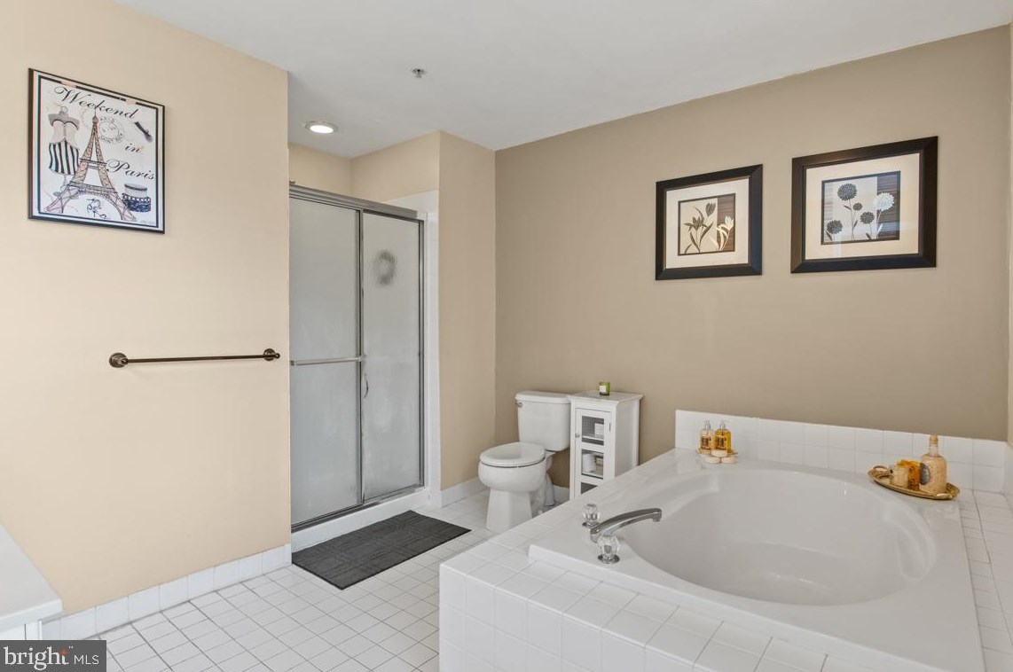 121 Mdw Vw Ln, Lansdale PA 19446-5929 exterior