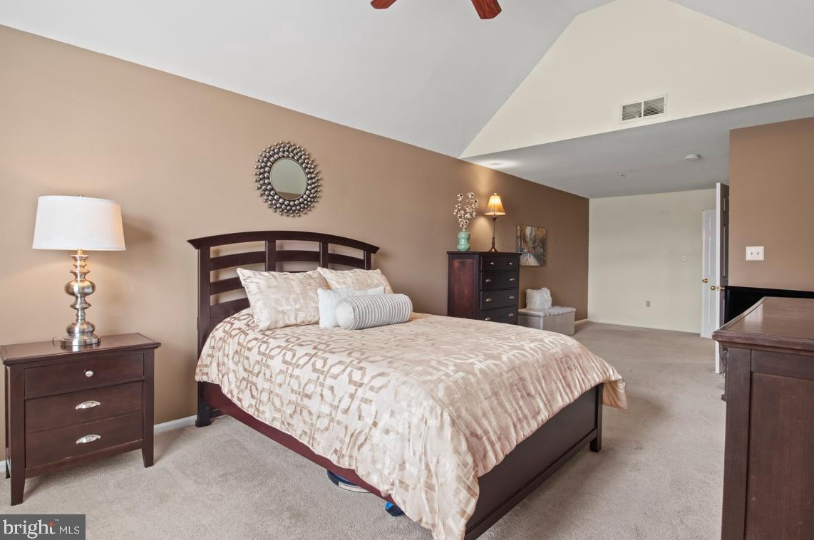 121 Mdw Vw Ln, Lansdale PA 19446-5929 exterior