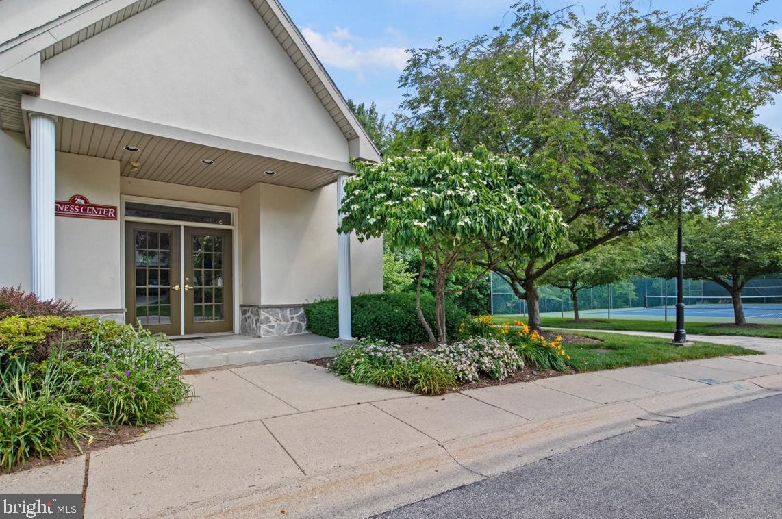 121 Mdw Vw Ln, Lansdale PA 19446-5929 exterior