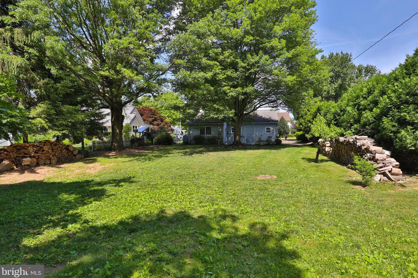 307 Crestview Rd, Lansdale PA 19446-2908 exterior