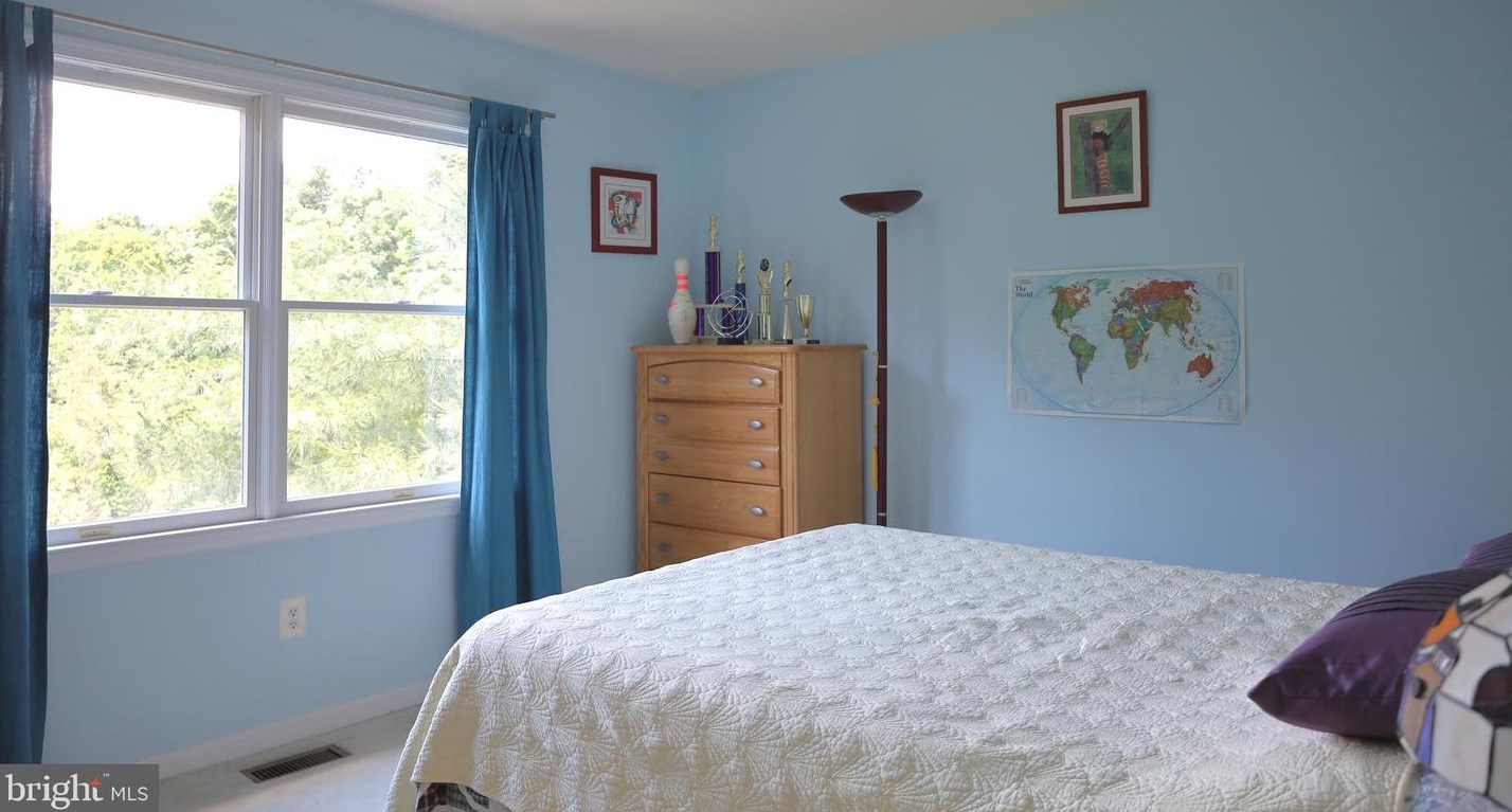 1410 Merlin Cir, Norristown PA  19403-1858 exterior