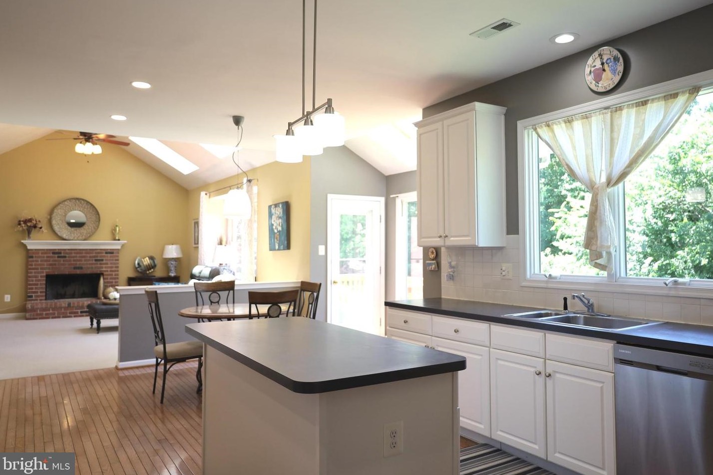 1410 Merlin Cir, Norristown PA  19403-1858 exterior