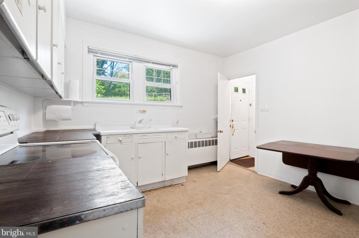 932 Twining Rd, Dresher PA  19025-1919 exterior