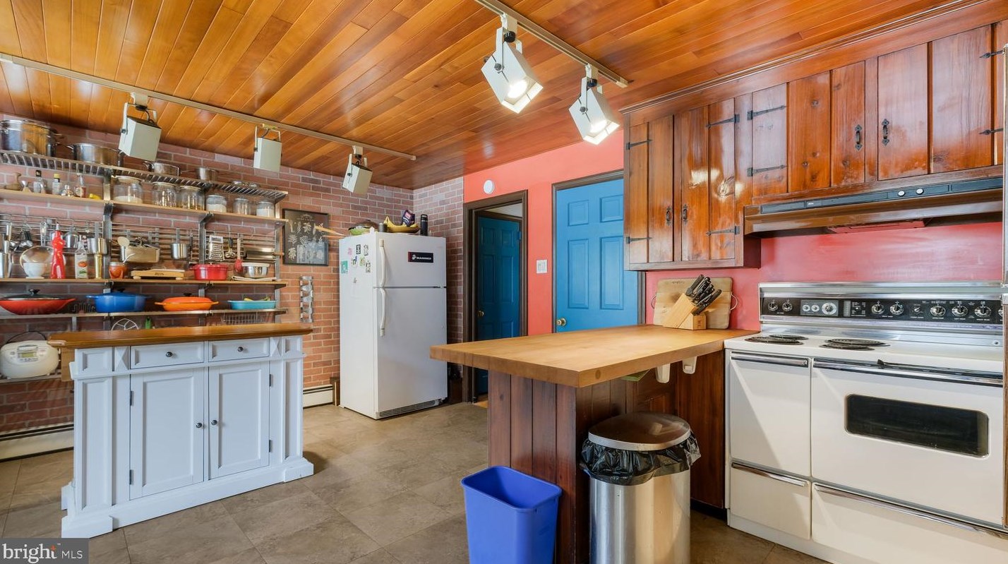 941 Tennis Ave, Prospectville PA  19002-2312 exterior