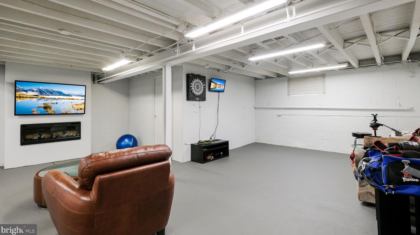 941 Tennis Ave, Prospectville PA  19002-2312 exterior