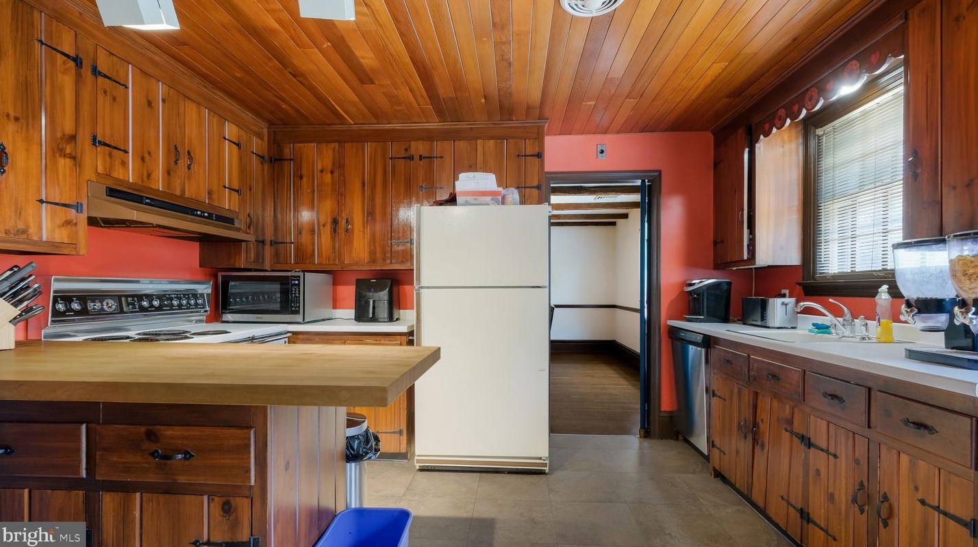 941 Tennis Ave, Prospectville PA  19002-2312 exterior