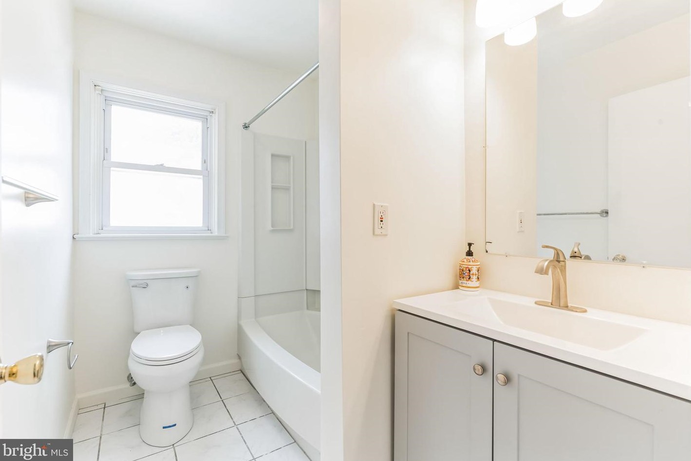 477 Old Fort Rd, Norristown PA  19406-2315 exterior