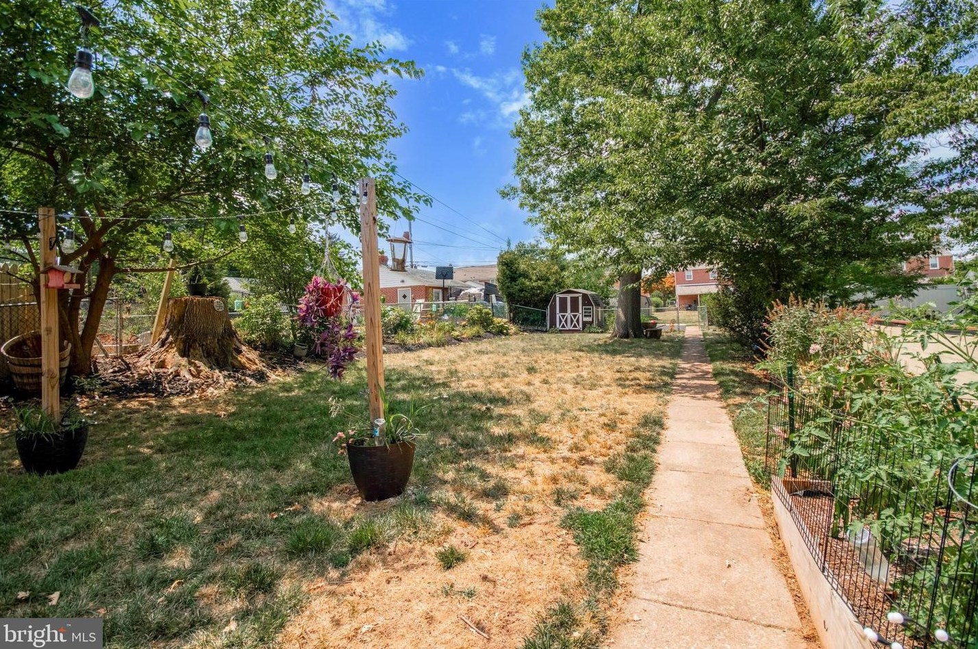 819 Noble St, Norristown PA  19401-3657 exterior