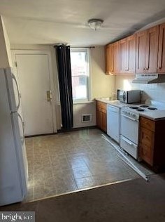 14 Lancaster Ave, Ardmore PA  19003-2228 exterior