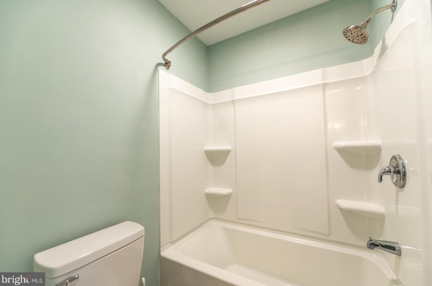 186 Roboda Blvd, Limerick PA  19468-2978 exterior