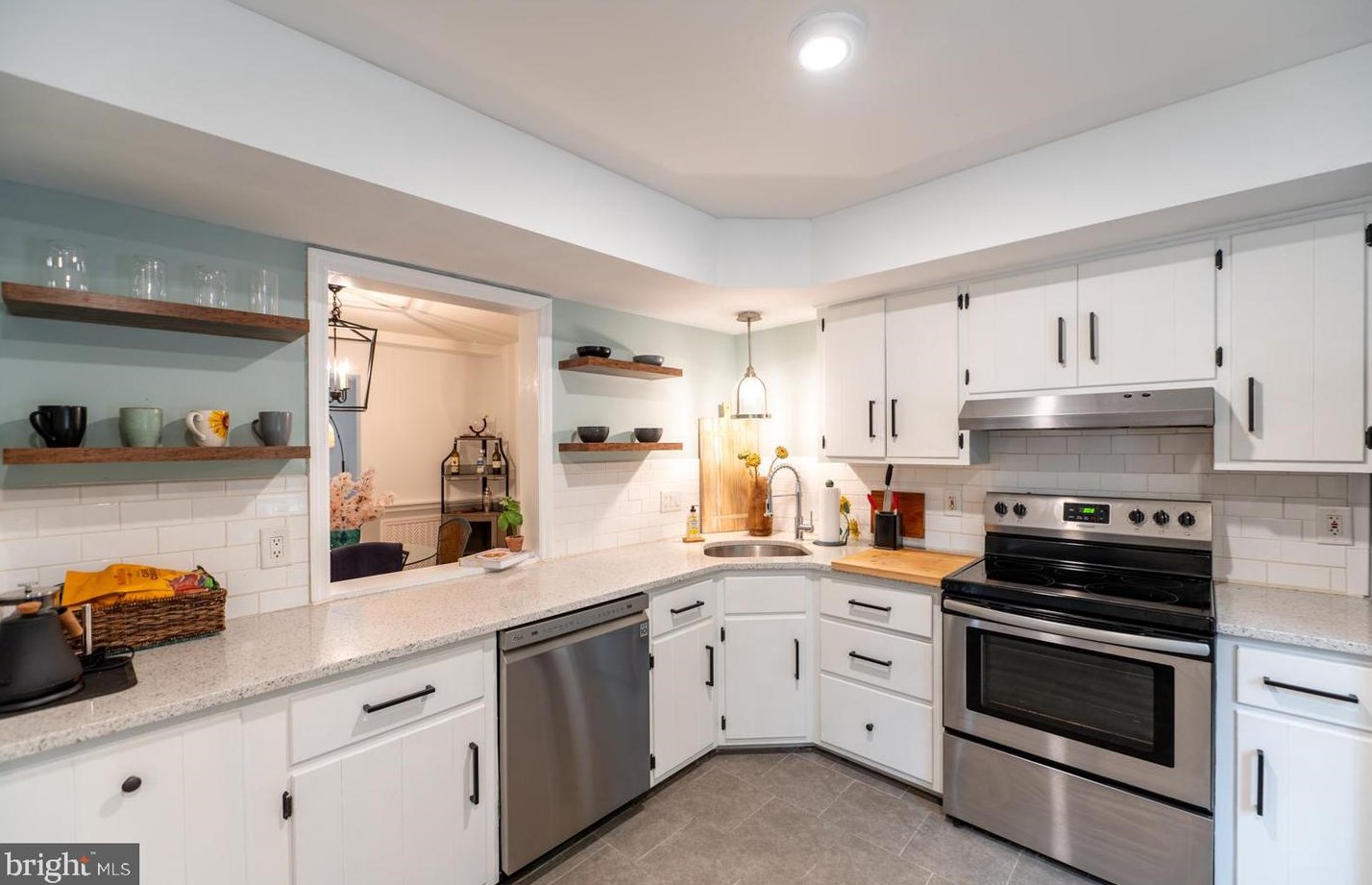 186 Roboda Blvd, Limerick PA  19468-2978 exterior