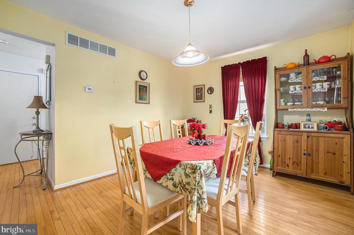 1190 Oxford Cir, Lansdale PA 19446-6657 exterior