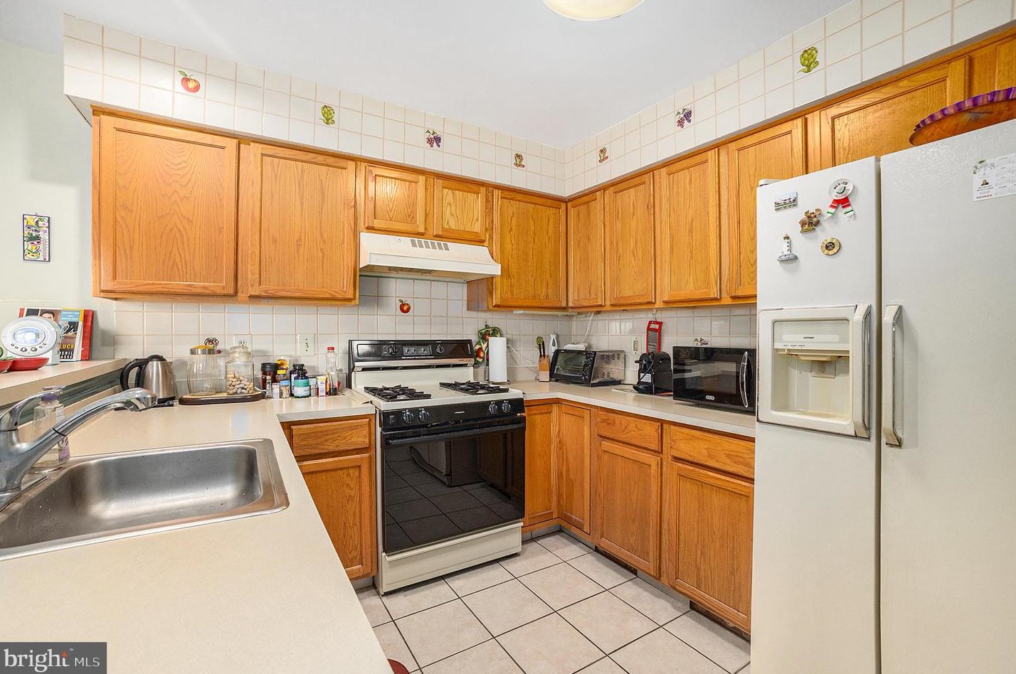 1190 Oxford Cir, Lansdale PA 19446-6657 exterior