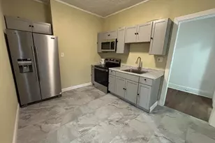 130 E 4th St, Pottstown, PA 19464 - Photo 3