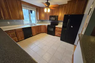 520 Deerfield Dr, Norristown, PA 19403 - Photo 21