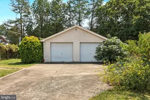 28 Grove Ave, Flourtown, PA 19031 - Photo 3