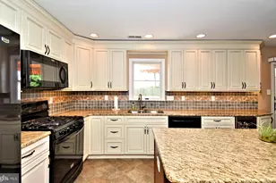 102 Gwynmont Dr, North Wales, PA 19454 - Photo 13