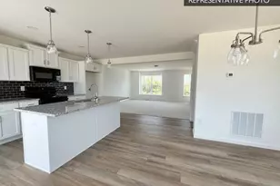 714 Deerfield Blvd, Pennsburg, PA 18073 - Photo 3