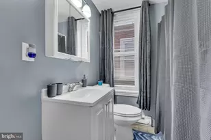 905 W Marshall St, Norristown, PA 19401 - Photo 9