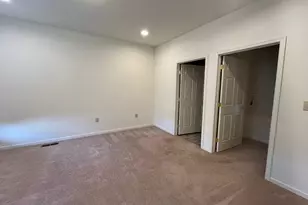 2135 Hidden Meadows Ave, Pennsburg, PA 18073 - Photo 9